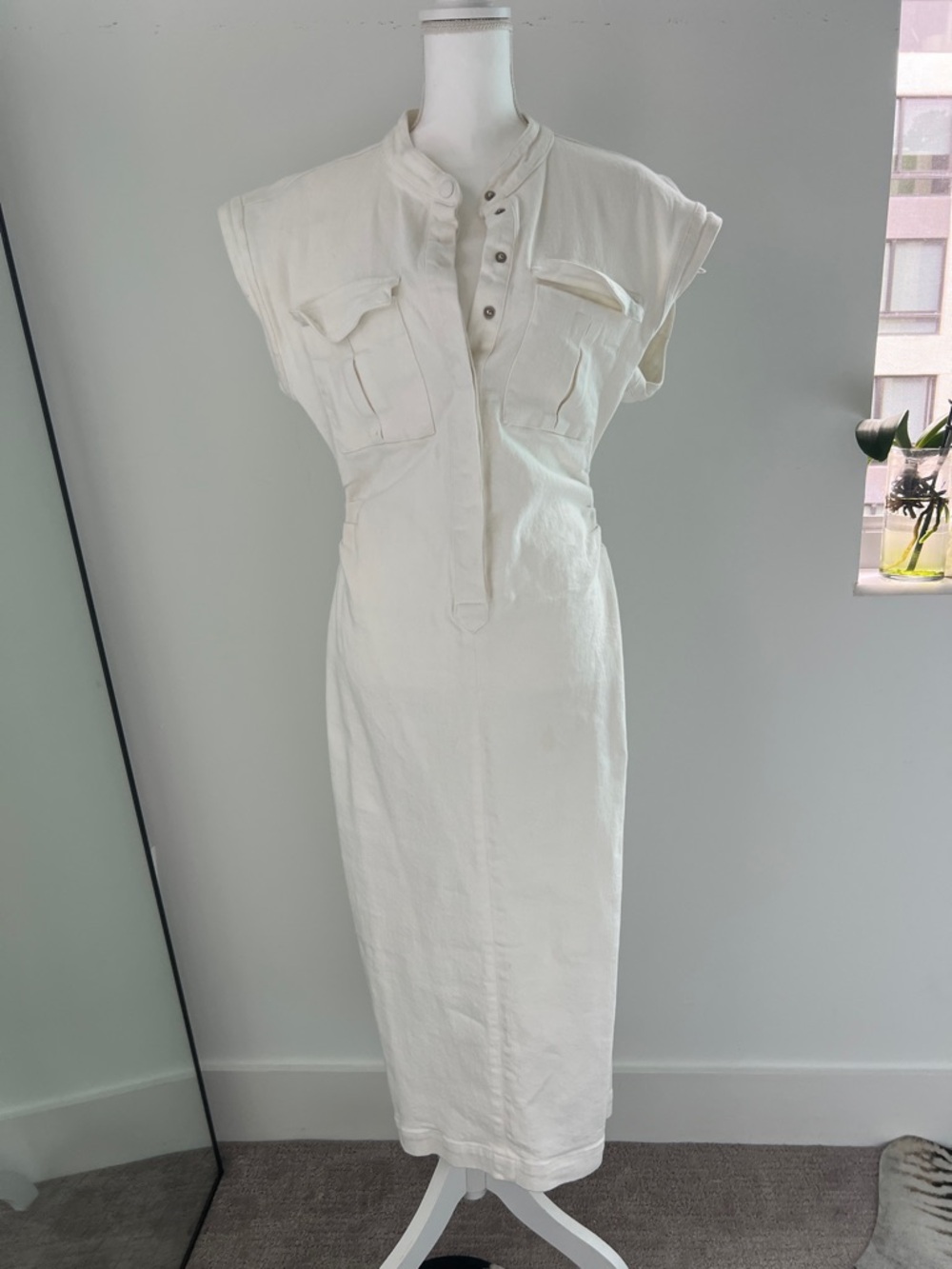 En Saison White Sleeveless Utility Midi Dress